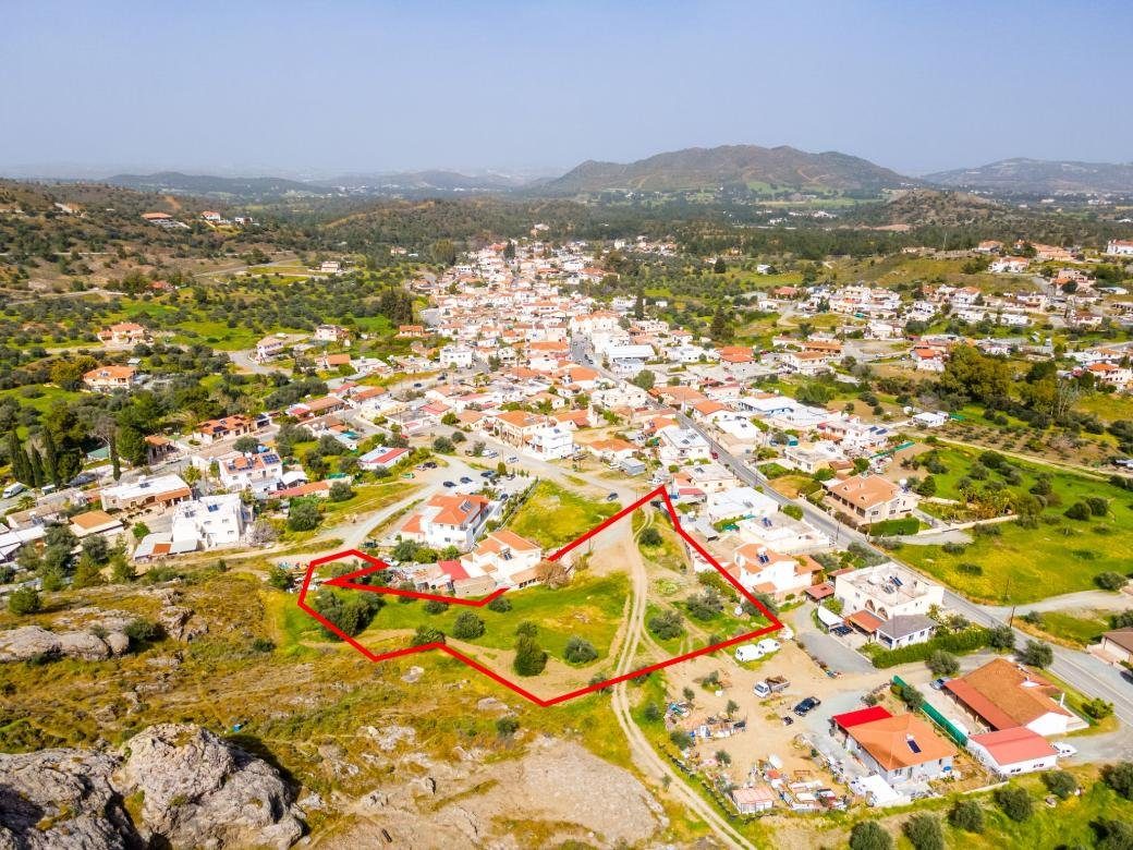Residential field in Kornos, Larnaca — photo 3
