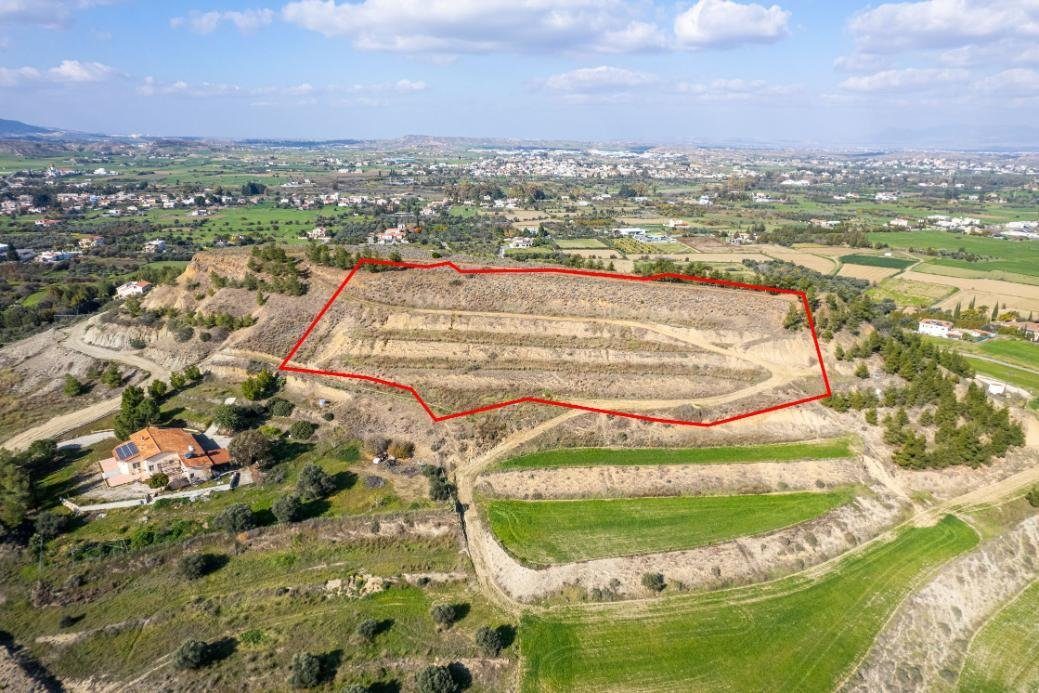 Residential field in Pera, Nicosia photo 1