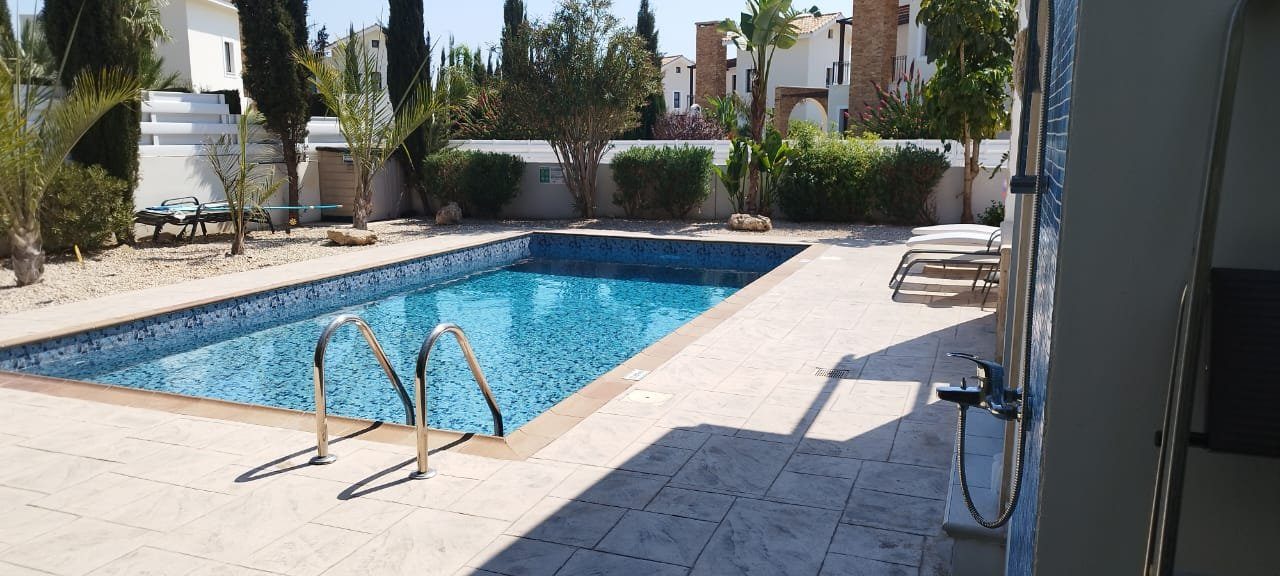 2 BR Bungalow in Agia Thekla, Famagusta photo 11
