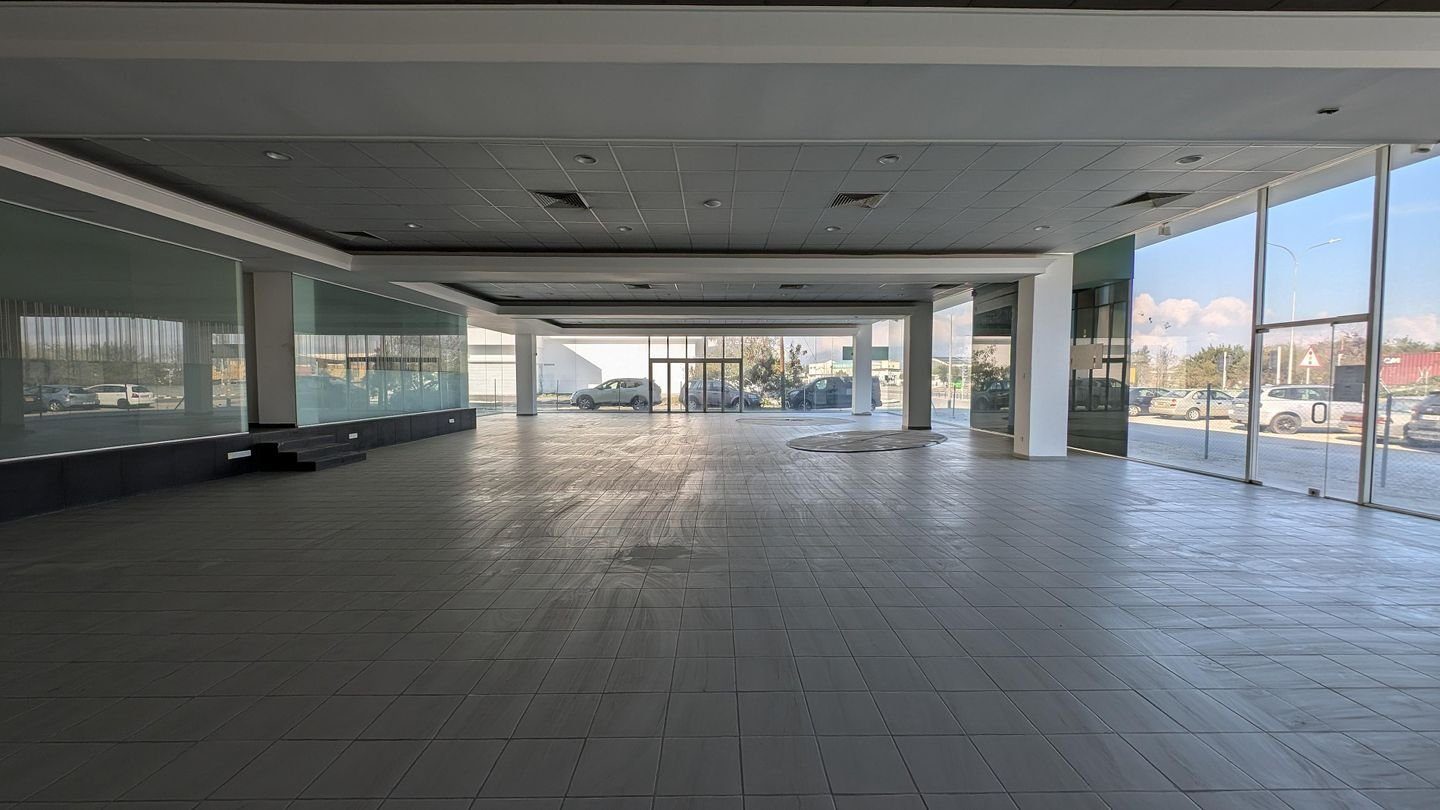 Building with Showroom in Kaimakli, Nicosia photo 27