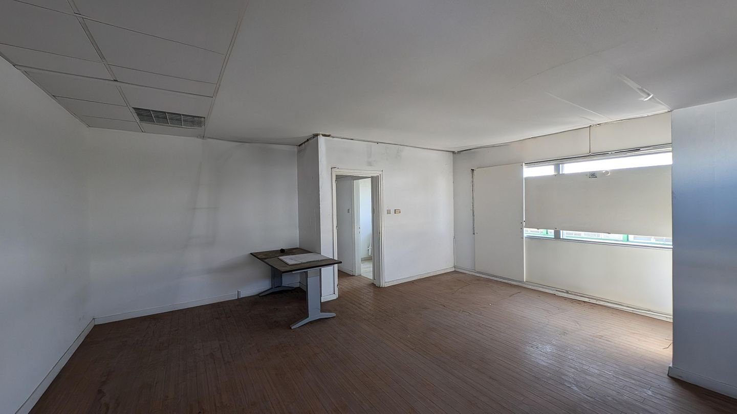 Building with Showroom in Kaimakli, Nicosia photo 23