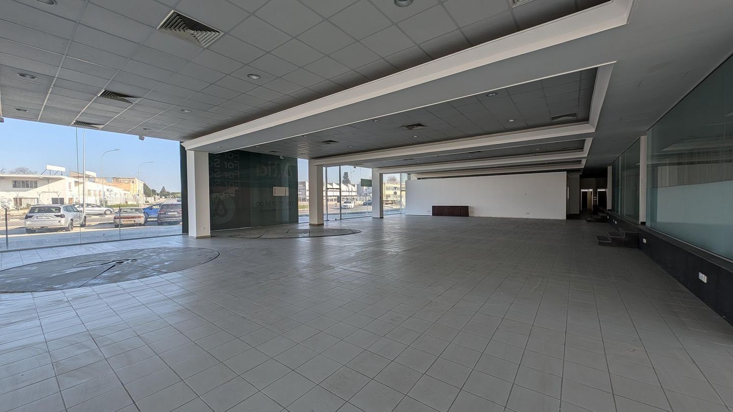 Building with Showroom in Kaimakli, Nicosia photo 26