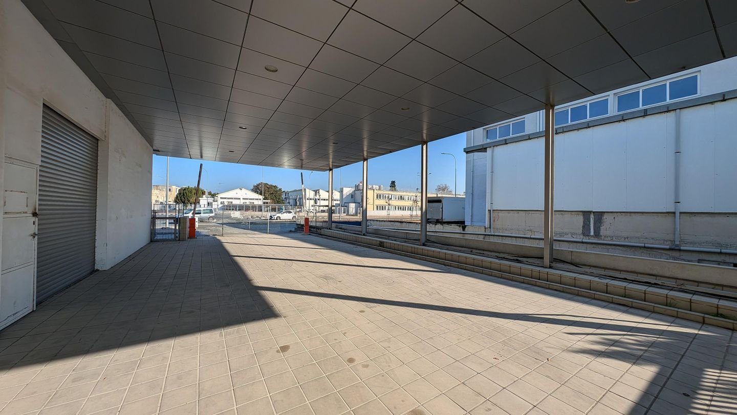 Building with Showroom in Kaimakli, Nicosia photo 30