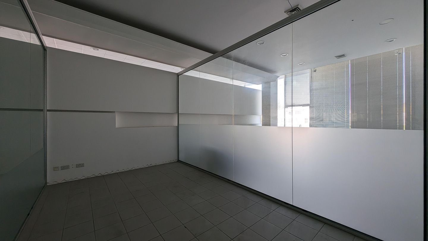 Building with Showroom in Kaimakli, Nicosia photo 20