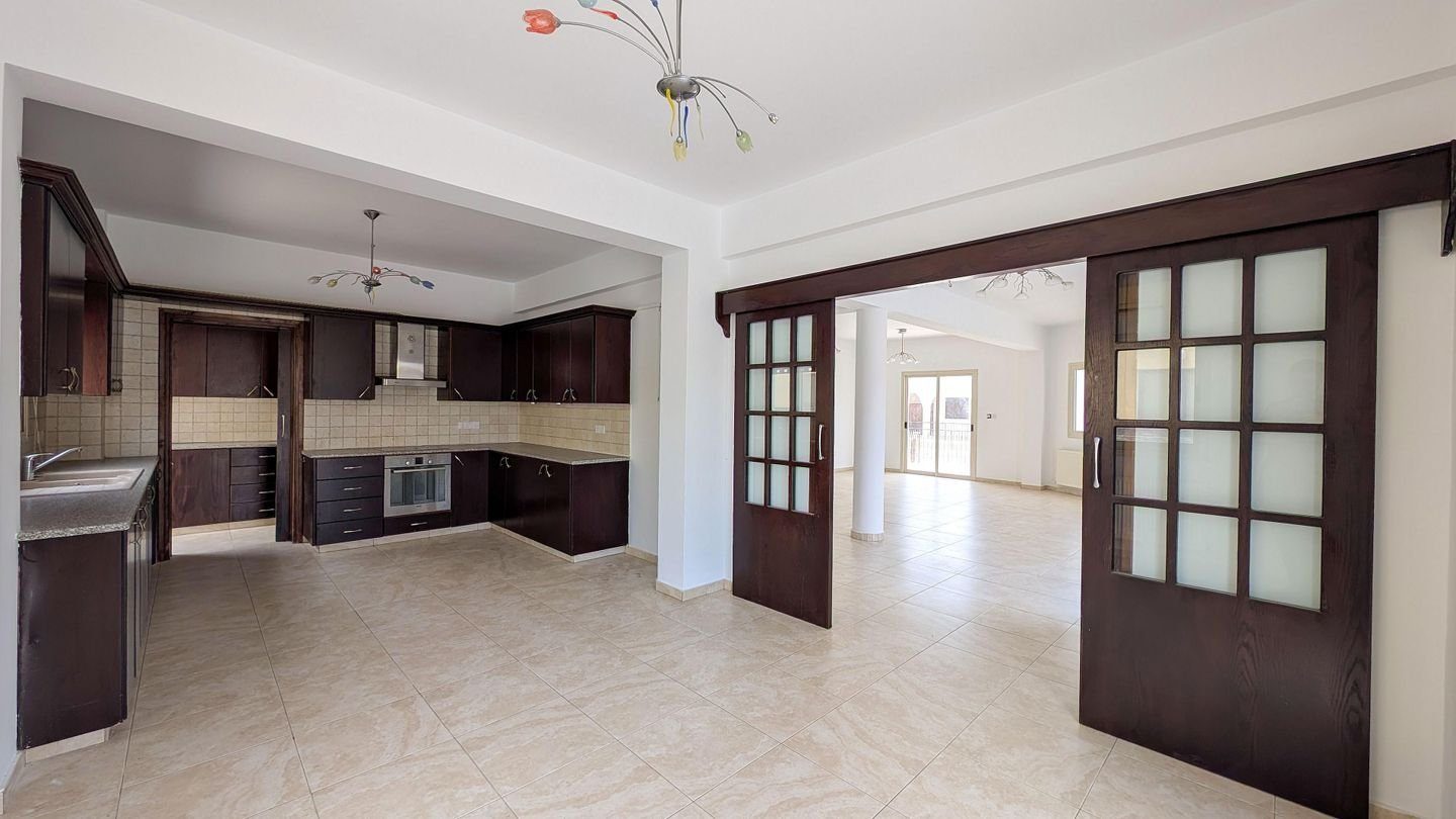 Three-Bedroom House in Apostolos Loukas Quarter, Aradippou, Larnaca photo 10