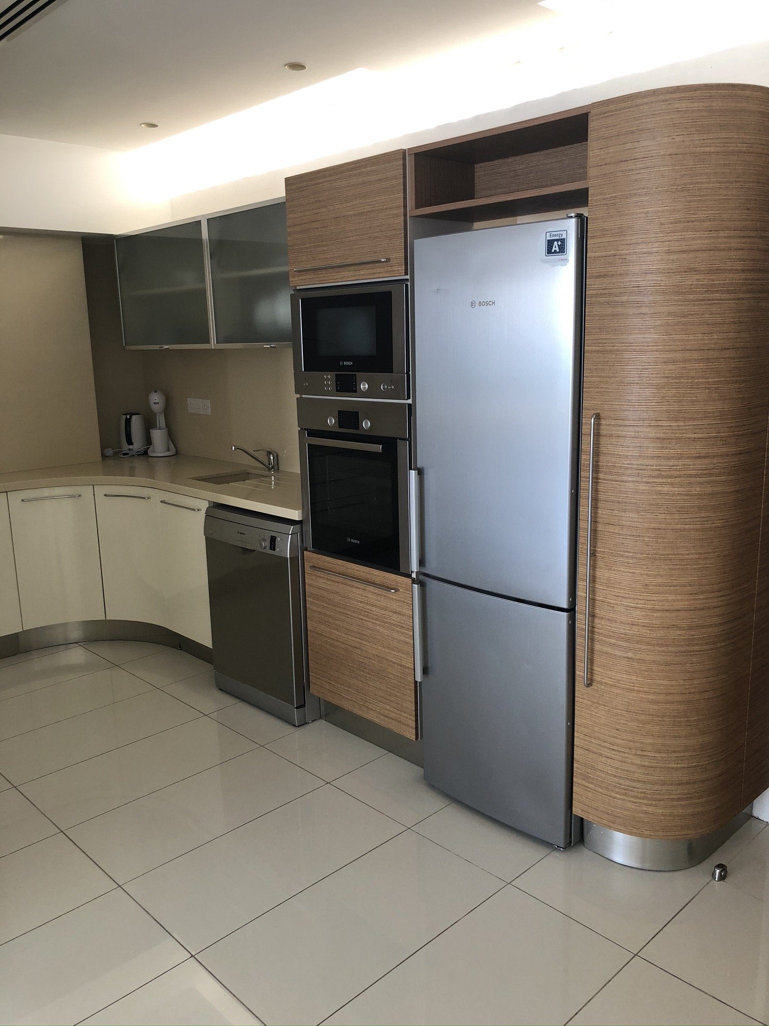 3 BR Penthouse in Arch Makarios III, Larnaca photo 9