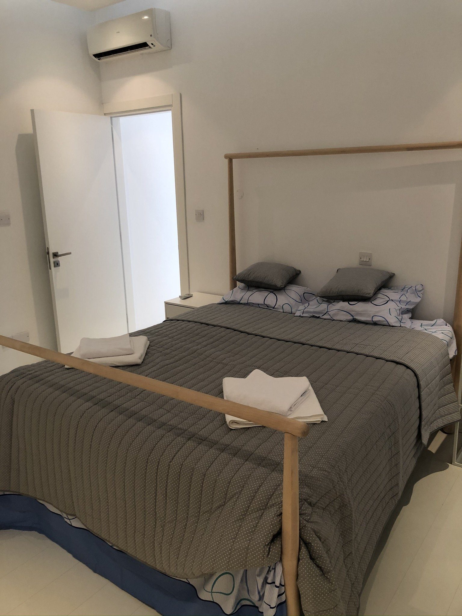 3 BR Penthouse in Arch Makarios III, Larnaca photo 14