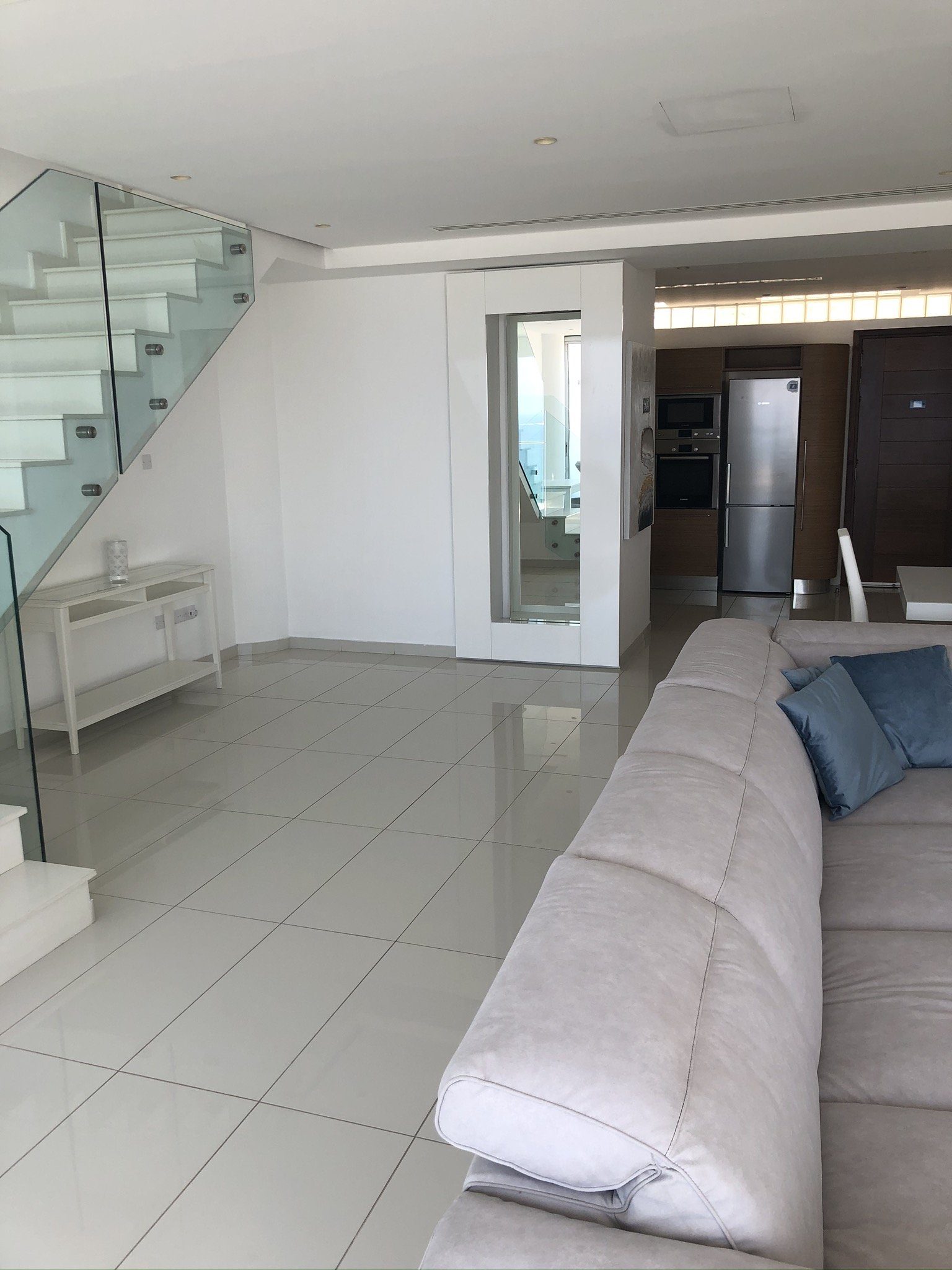 3 BR Penthouse in Arch Makarios III, Larnaca photo 7