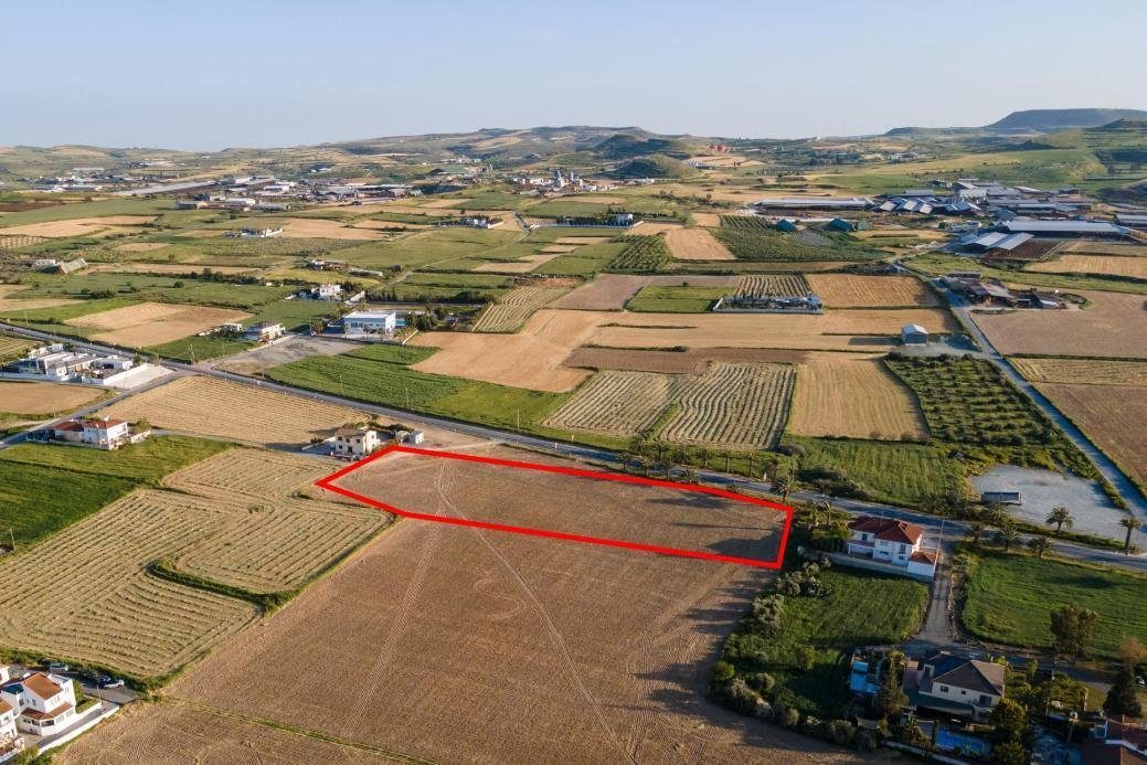 Shared residential field in Athienou, Larnaca photo 1