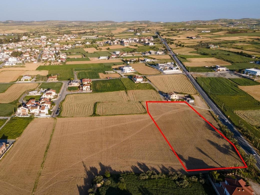 Shared residential field in Athienou, Larnaca photo 3