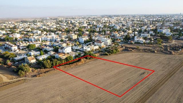 Residential field in Kaimakli, Nicosia
