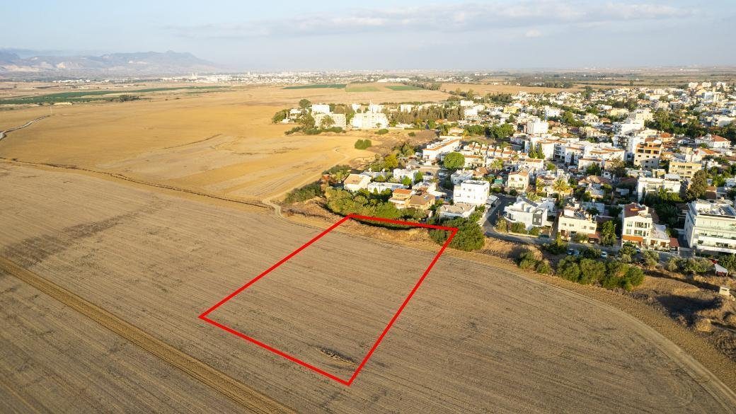 Residential field in Kaimakli, Nicosia photo 3
