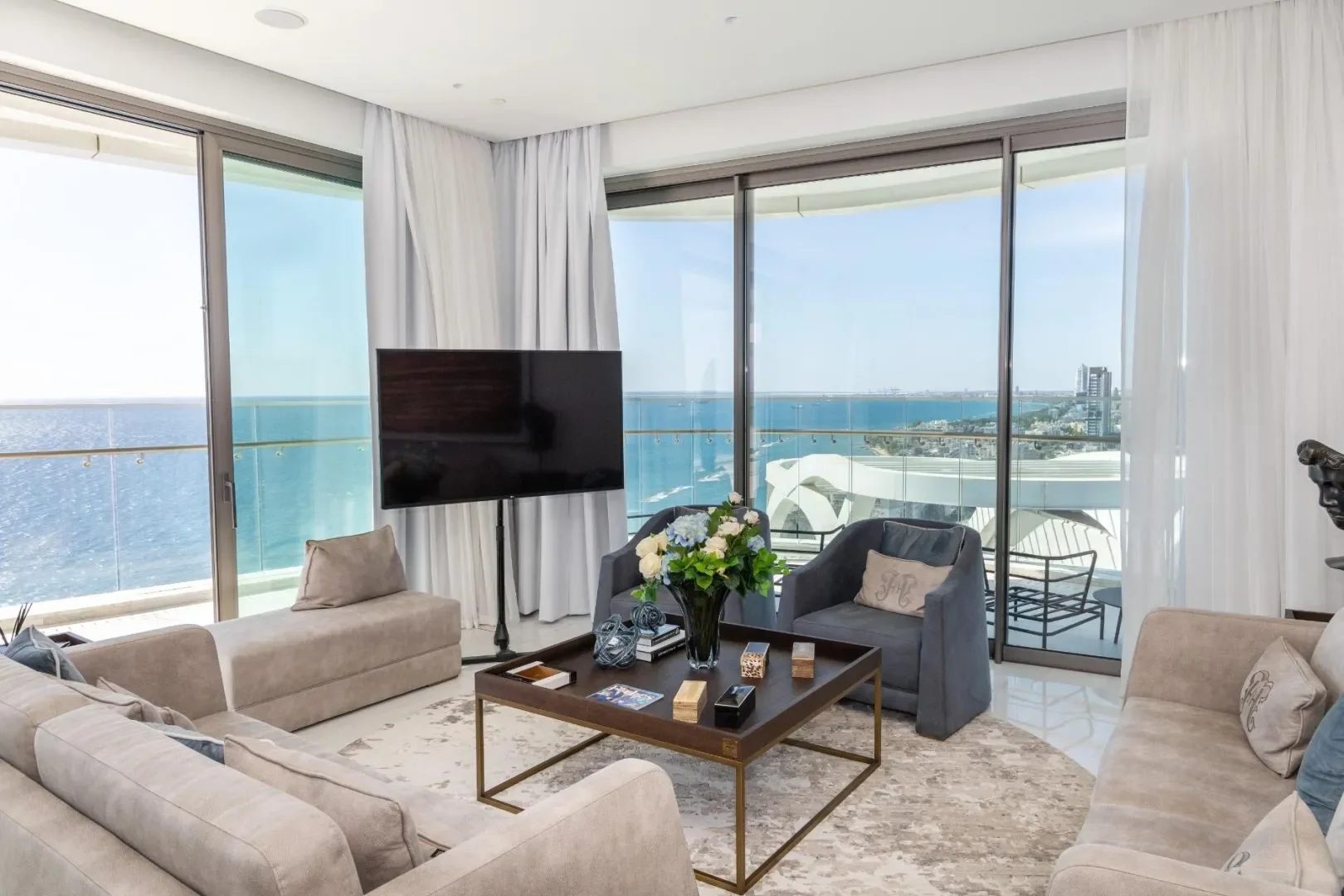 4 BR Penthouse in Germasogeia, Limassol photo 3