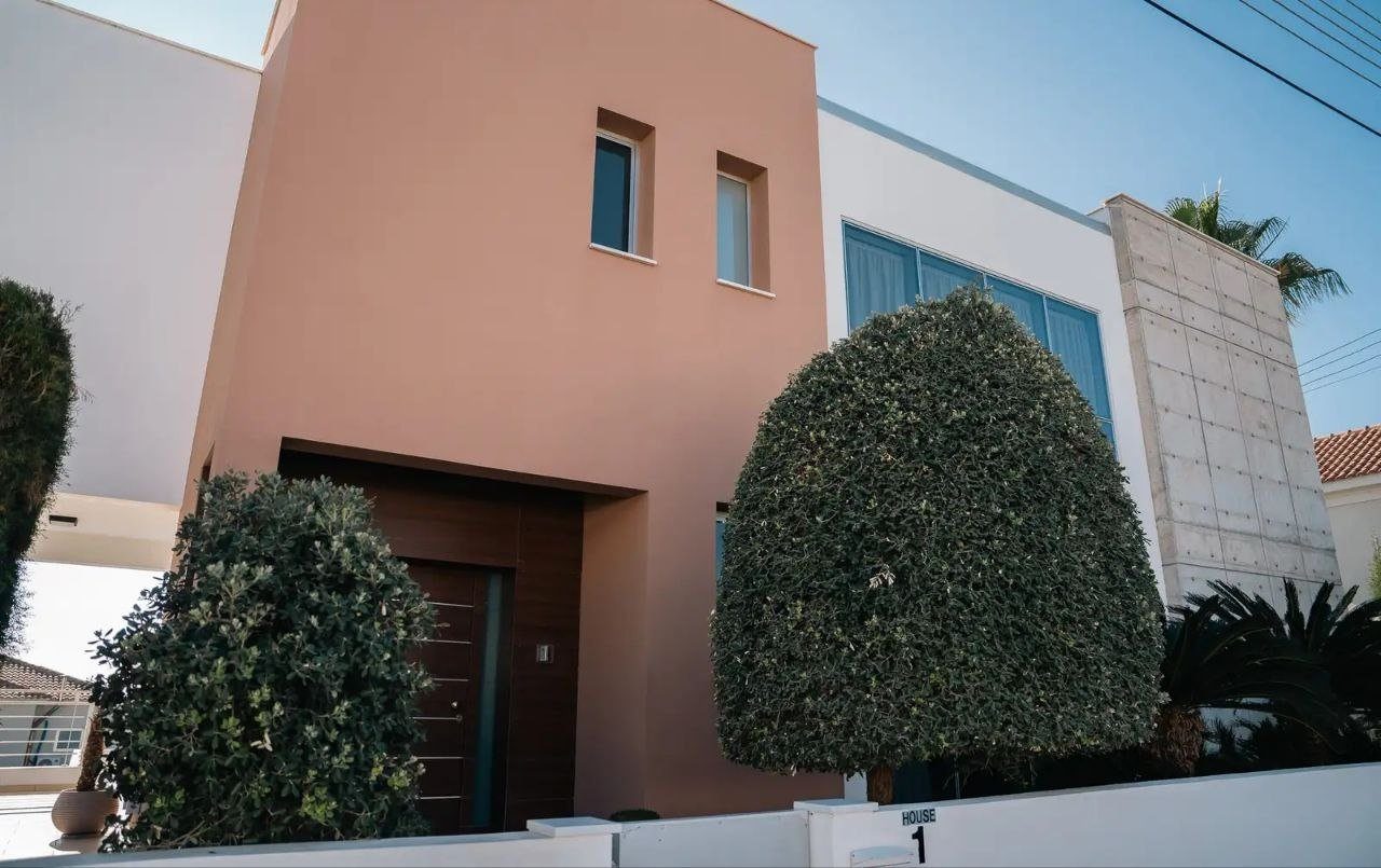 5 BR Villa with Independent Studio & Sea Views in Agia Fyla, Limassol photo 23