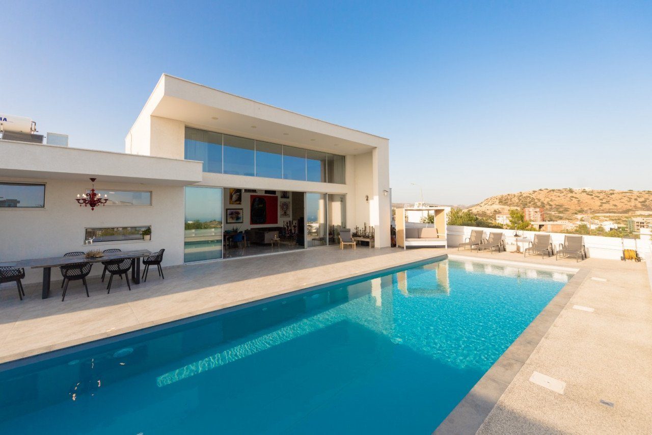 3 BR Bungalow in Agia Paraskevi, Limassol photo 2