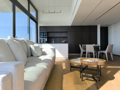 3 BR Apartment in Arch Makarios III, Larnaca thumbnail 4