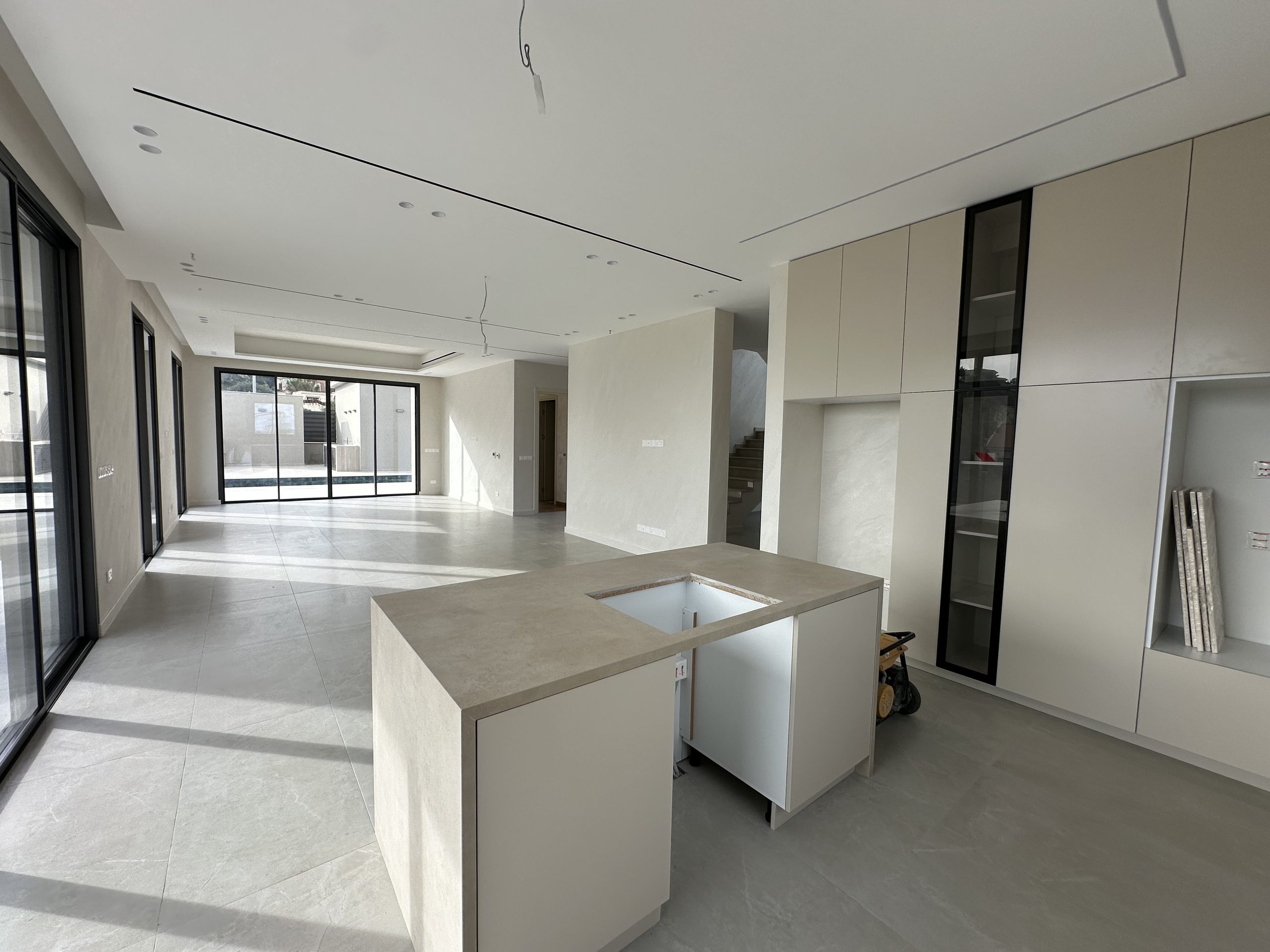 4 BR Luxury Villa in Agios Tychonas, Limassol photo 6