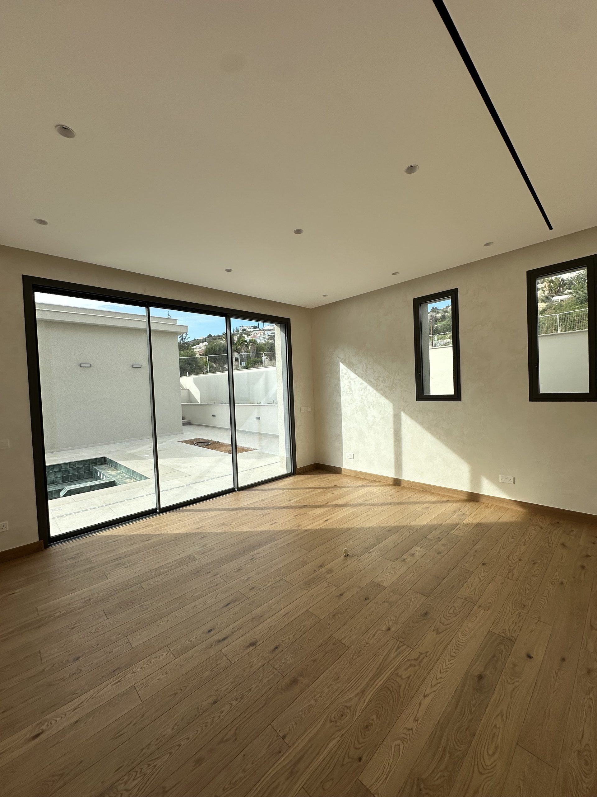 4 BR Luxury Villa in Agios Tychonas, Limassol photo 12