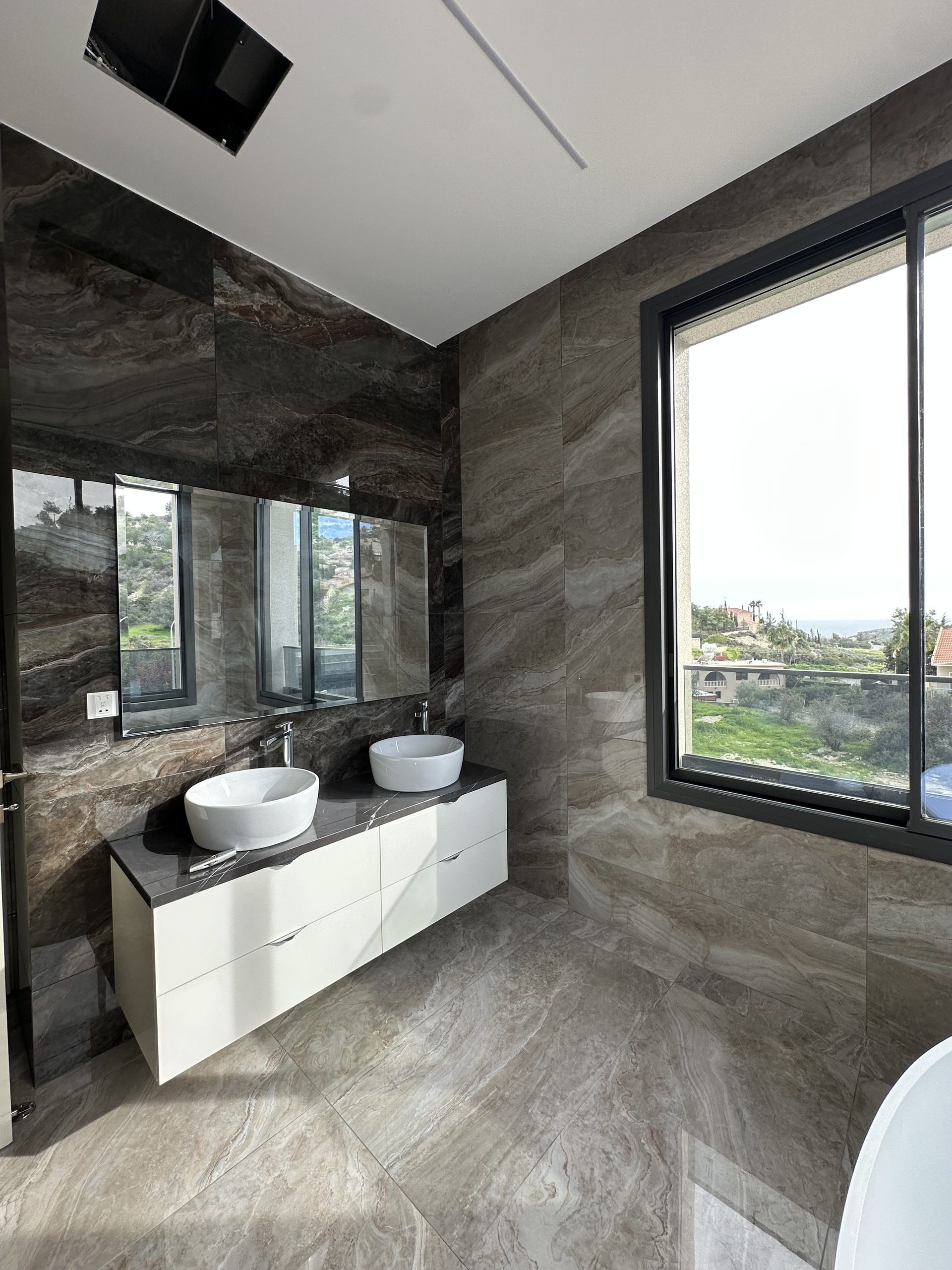 4 BR Luxury Villa in Agios Tychonas, Limassol photo 19