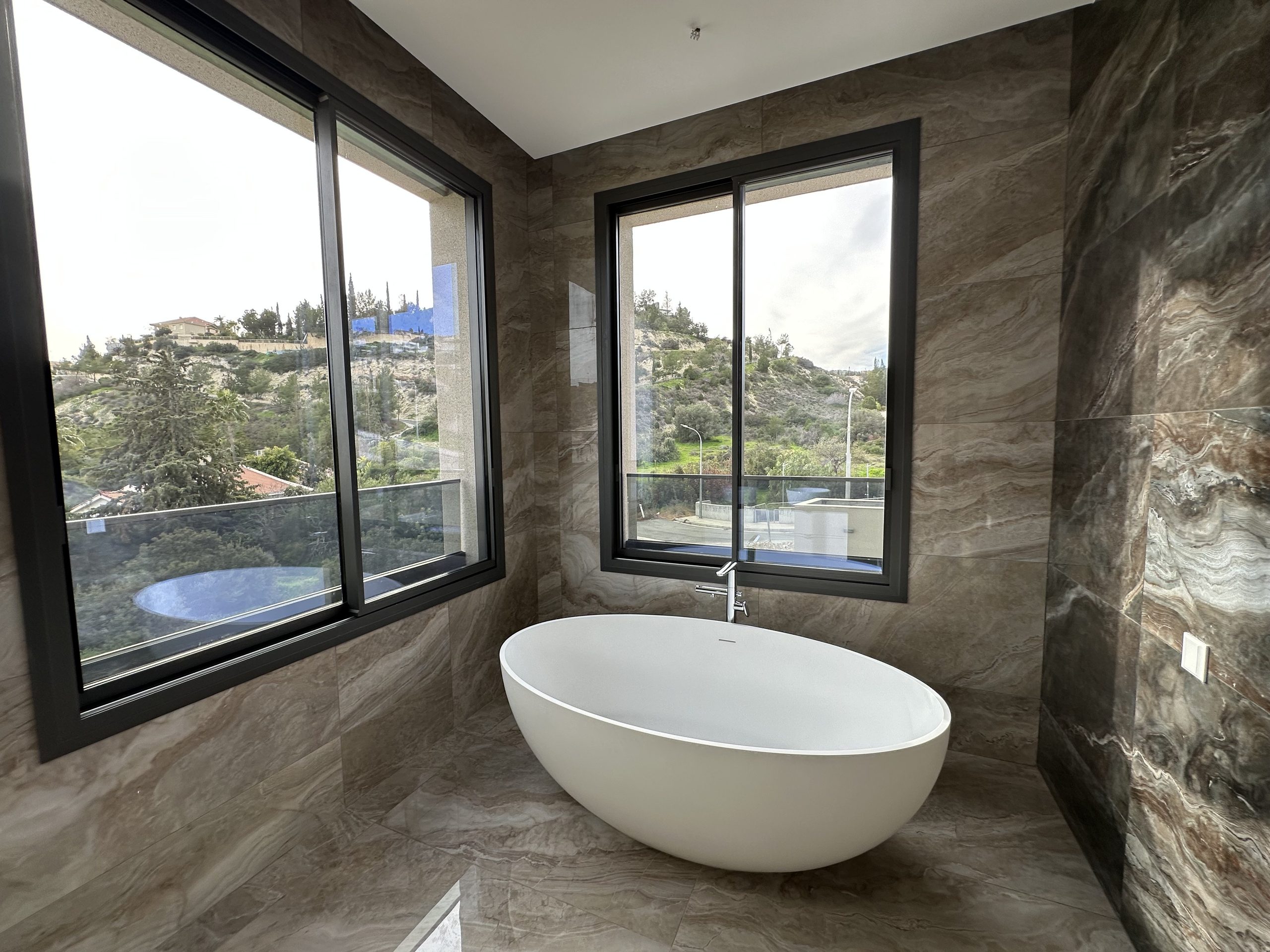 4 BR Luxury Villa in Agios Tychonas, Limassol photo 17