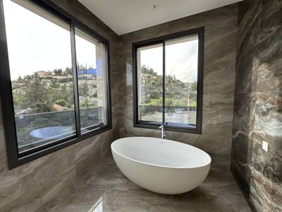 4 BR Luxury Villa in Agios Tychonas, Limassol thumbnail 17