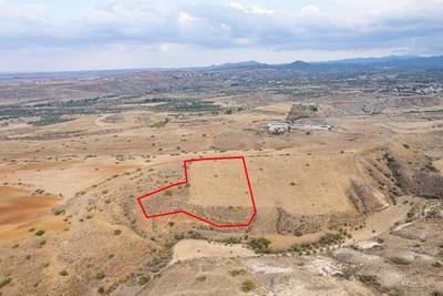 Field in Nikitari, Nicosia thumbnail 1