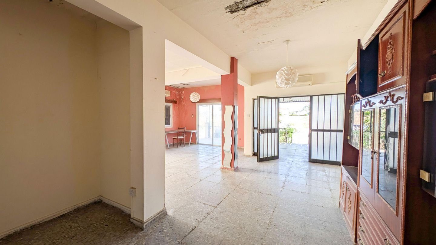 Ground Floor House with basement in Lakatamia, Nicosia photo 7