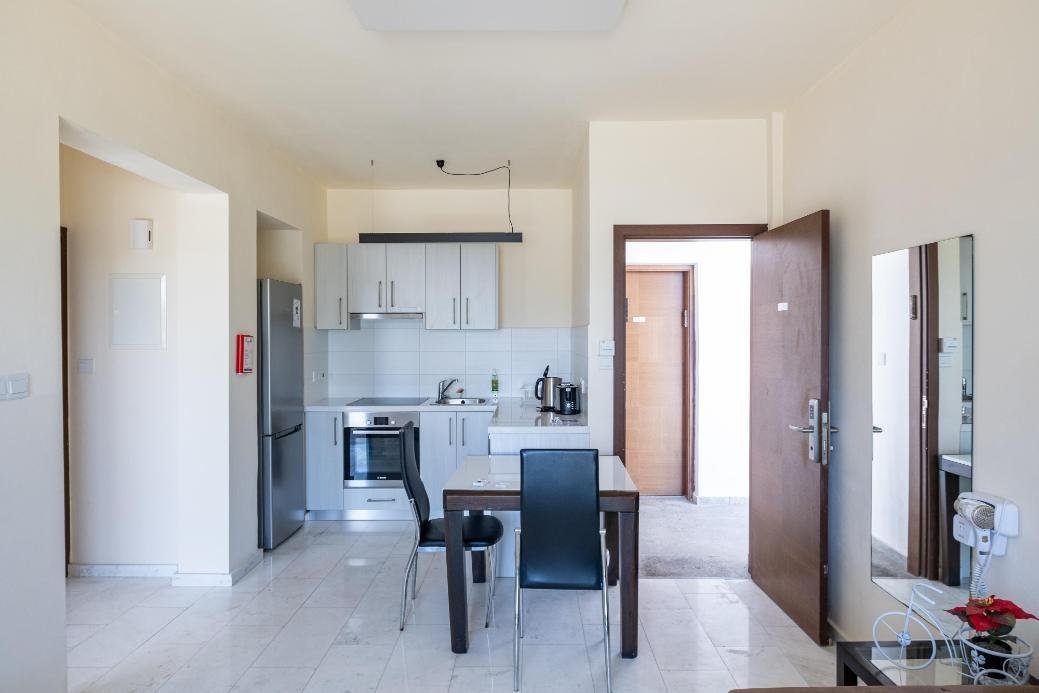 1-bedroom apartment with jacuzzi in Latchi, Paphos photo 3