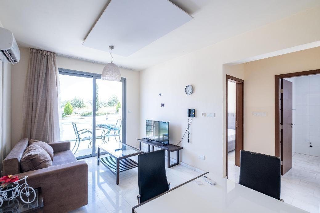 1-bedroom apartment with jacuzzi in Latchi, Paphos photo 4