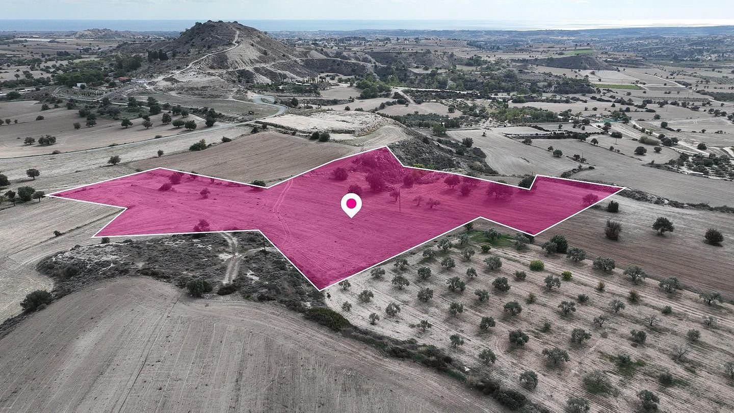 Residential field located in Anglisides, Larnaca photo 4