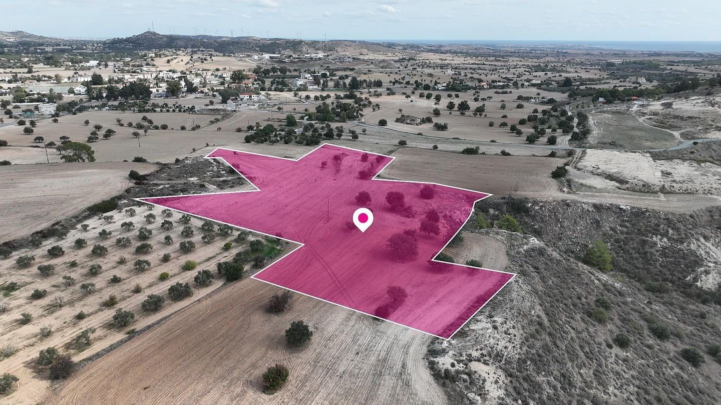 Residential field located in Anglisides, Larnaca photo 2