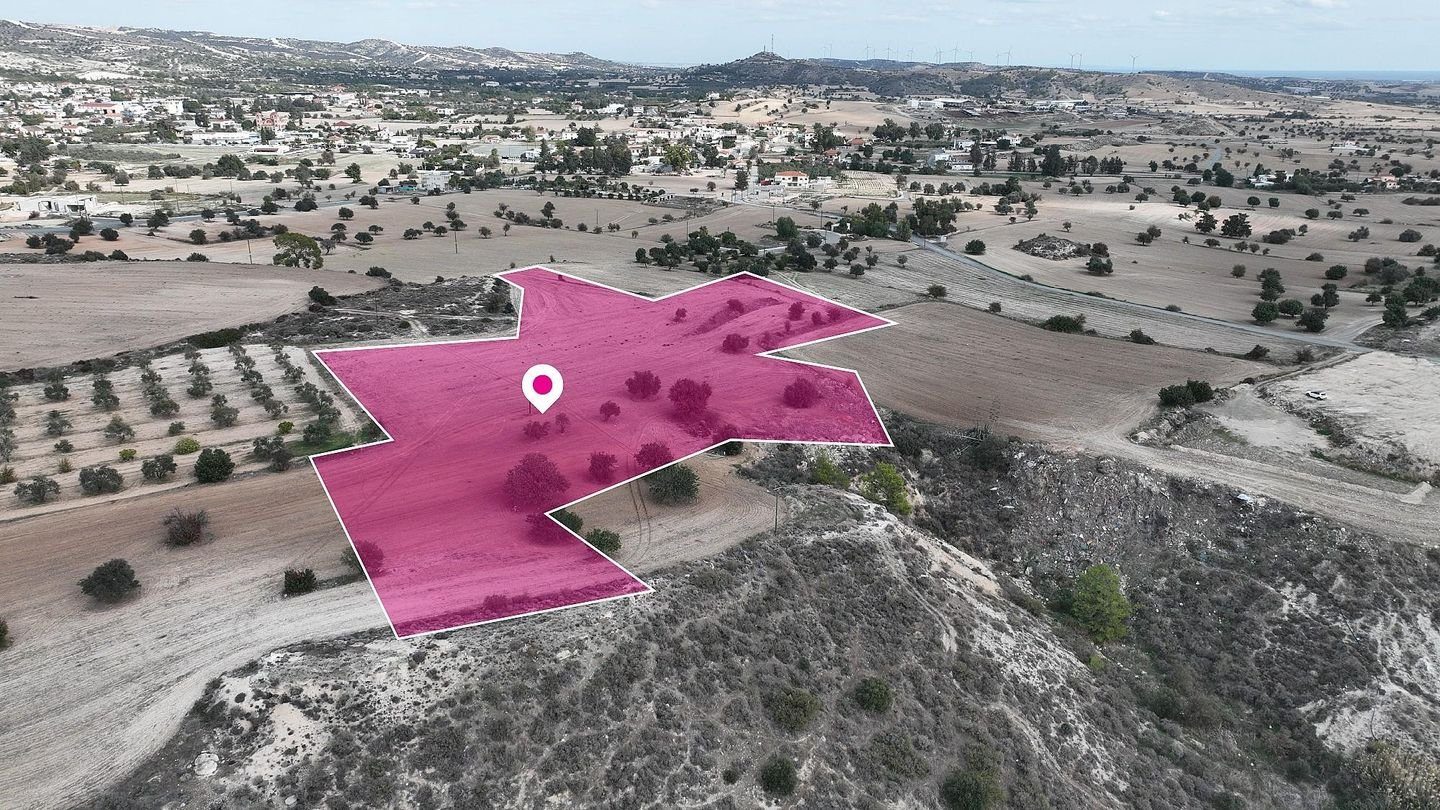 Residential field located in Anglisides, Larnaca photo 3