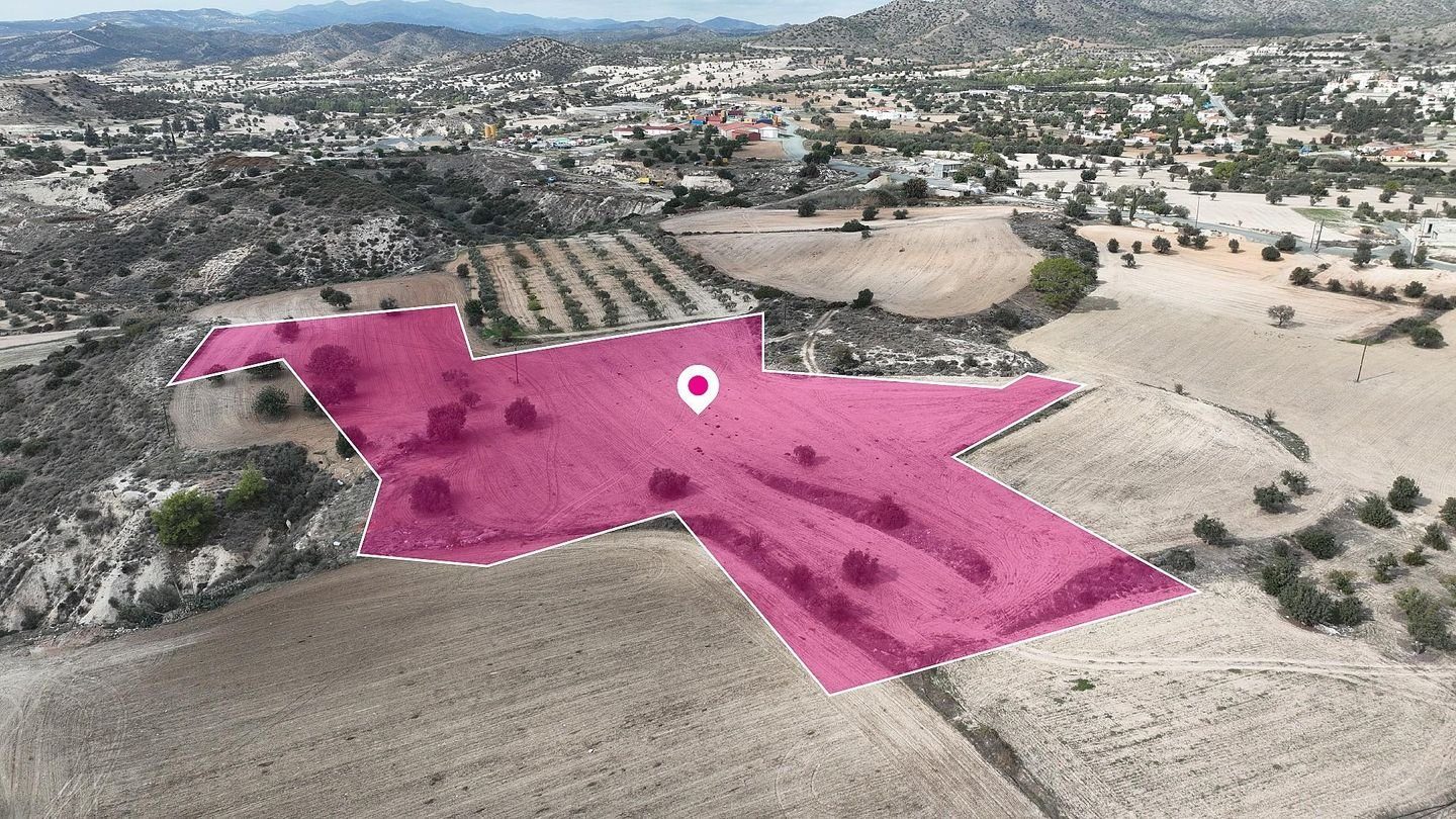 Residential field located in Anglisides, Larnaca photo 1