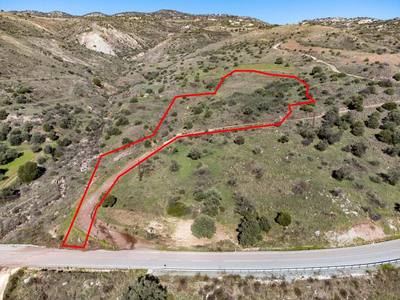 Shared field in Trachypedoula, Paphos thumbnail 2