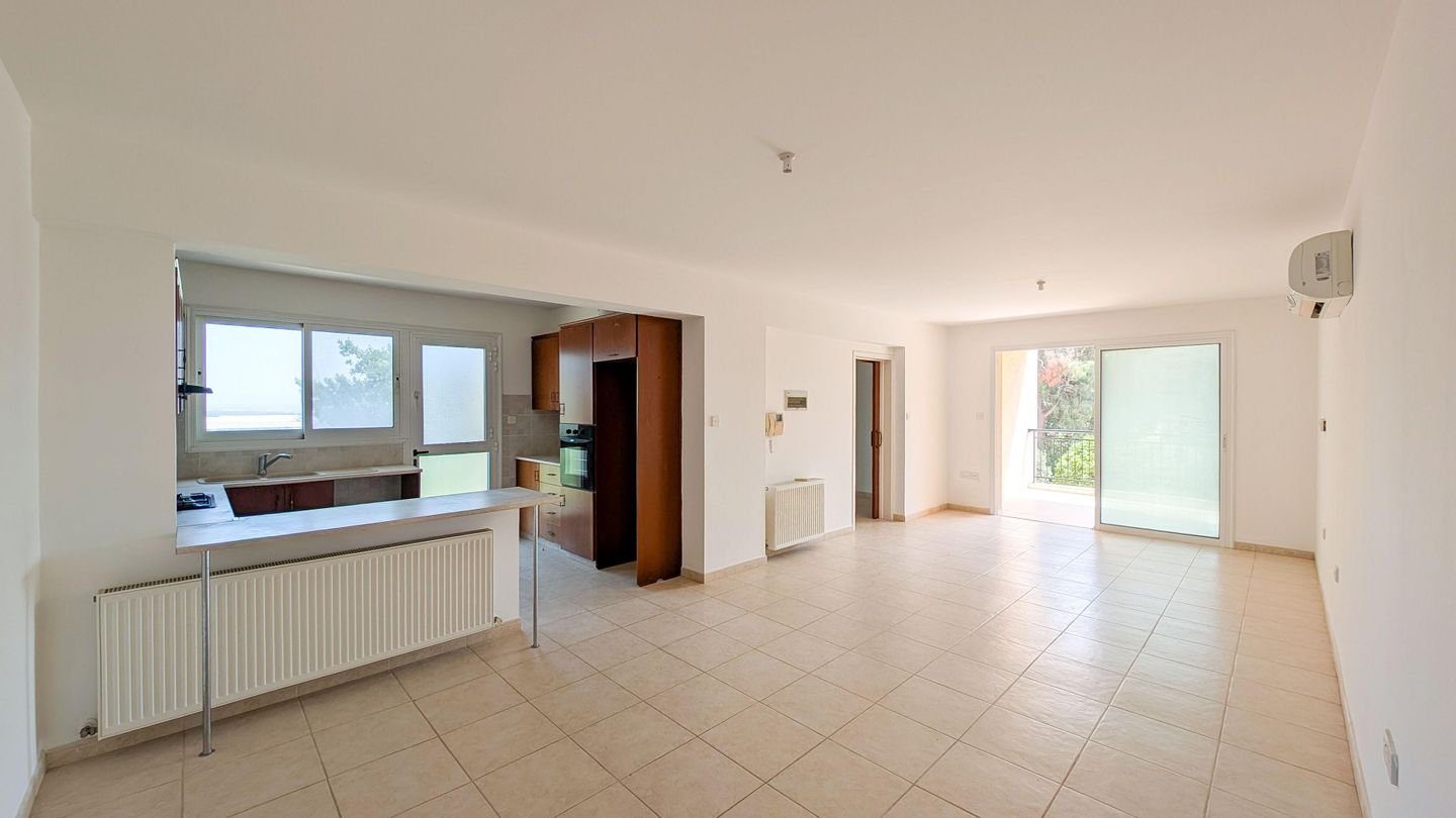 Three-Bedroom Apartment in Episkopi, Limassol photo 5