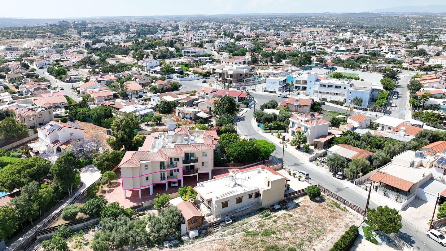 Three-Bedroom Apartment in Episkopi, Limassol photo 1
