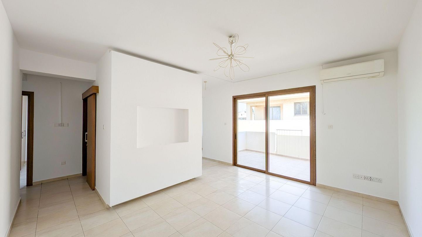 Two-Bedroom Apartment in Kato Polemidia, Limassol photo 5