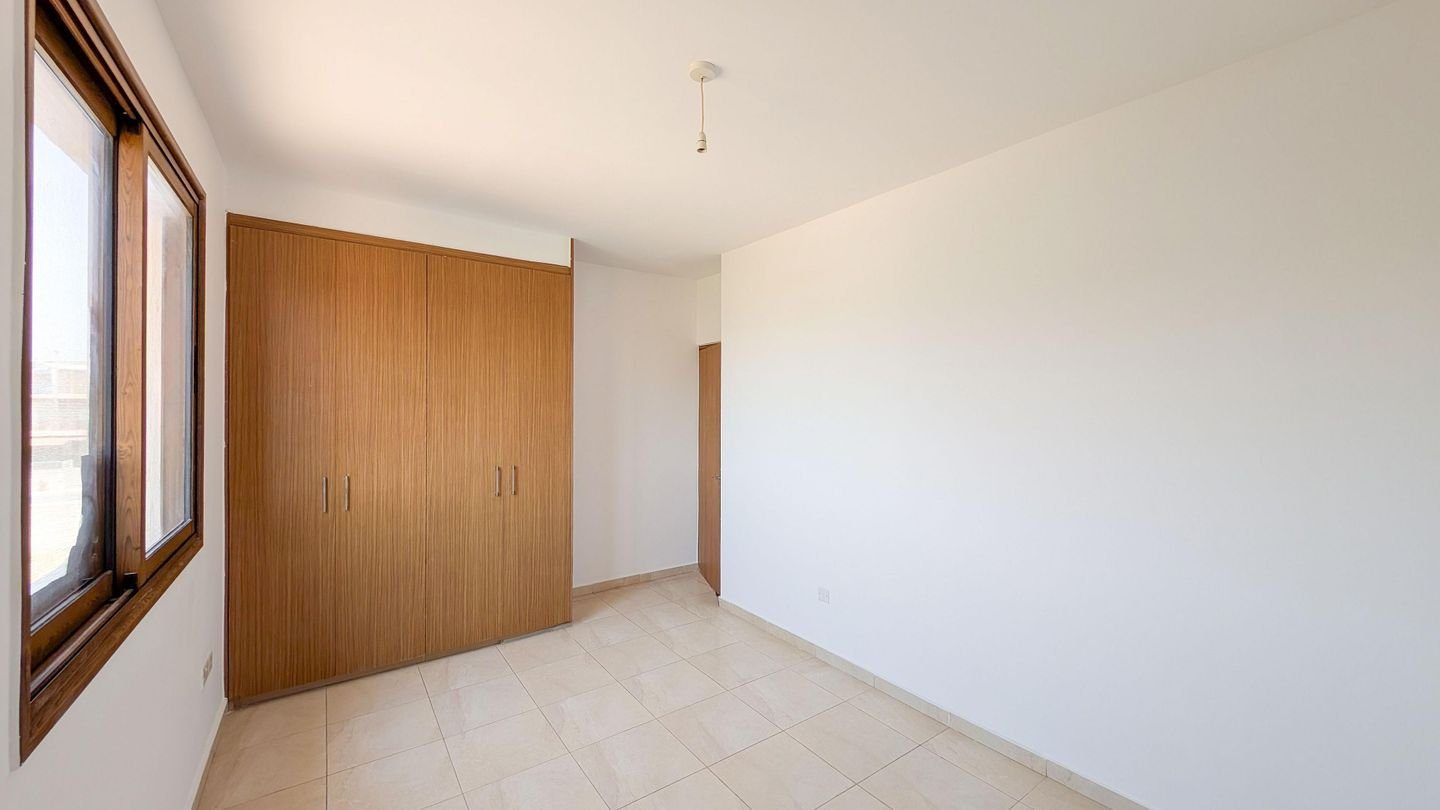 Two-Bedroom Apartment in Kato Polemidia, Limassol photo 9