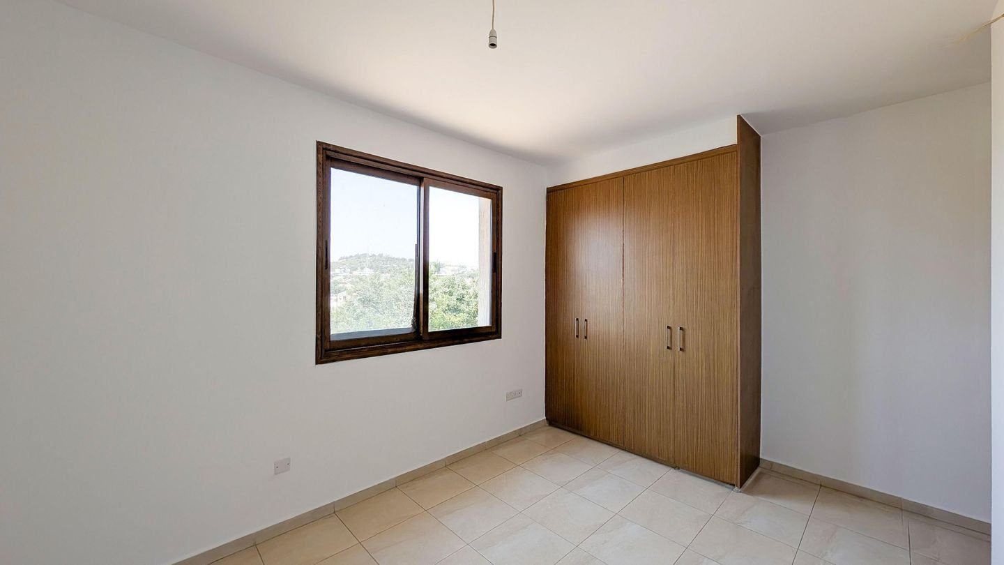 Two-Bedroom Apartment in Kato Polemidia, Limassol photo 11