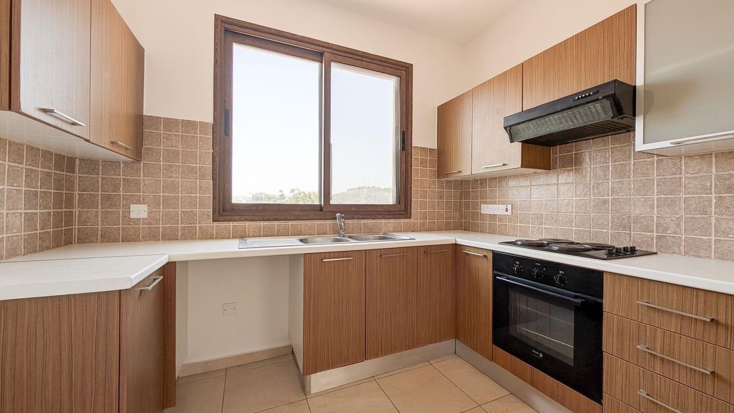 Two-Bedroom Apartment in Kato Polemidia, Limassol photo 8