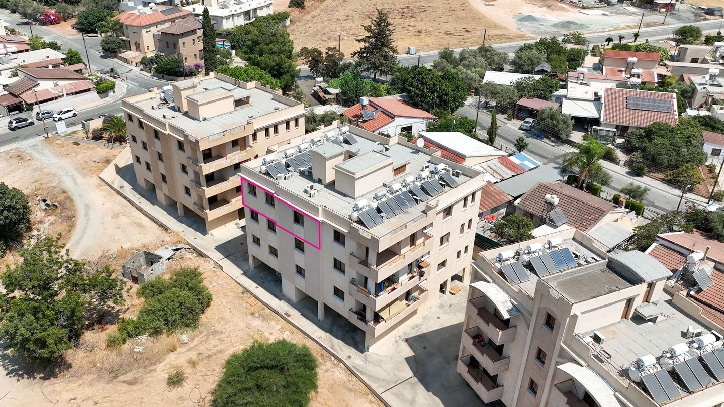Two-Bedroom Apartment in Kato Polemidia, Limassol photo 4