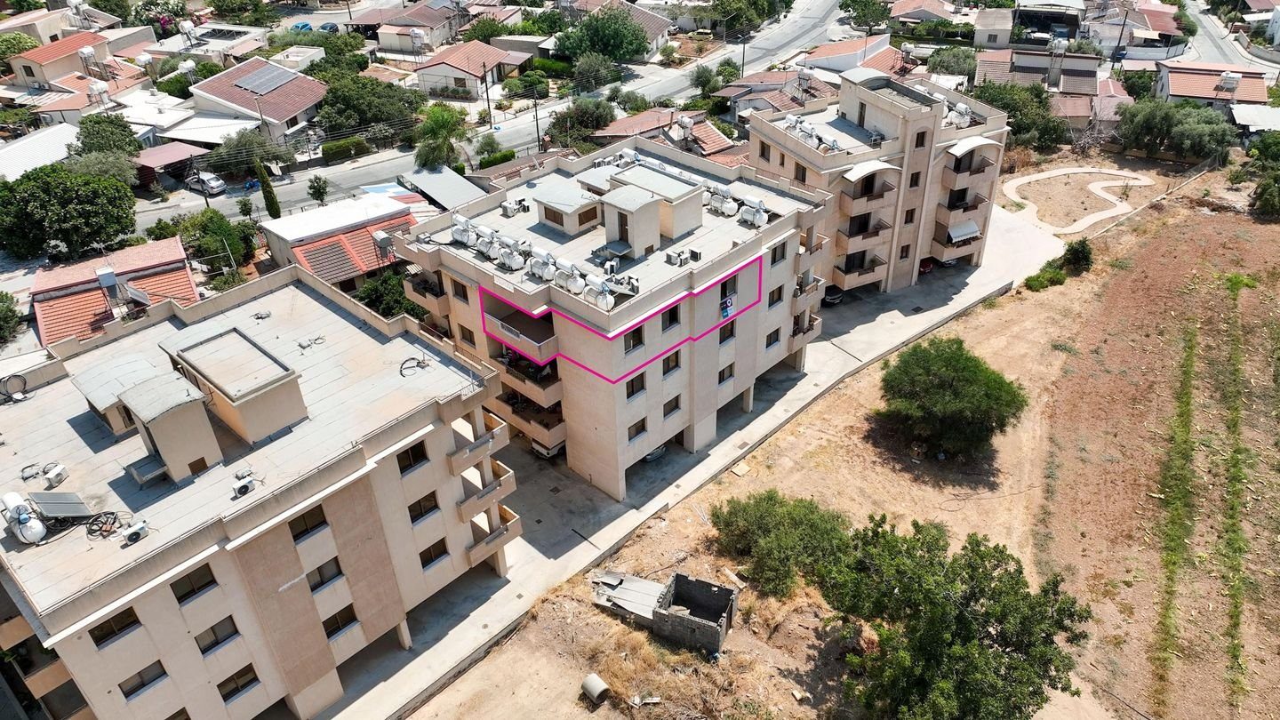 Two-Bedroom Apartment in Kato Polemidia, Limassol photo 2