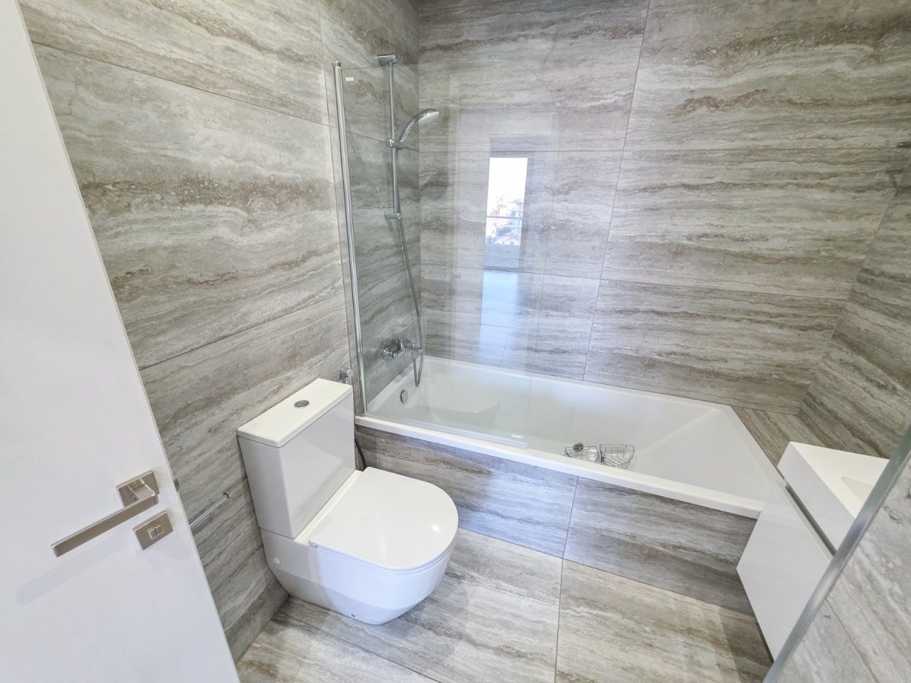 3 BR Apartment in Mouttagiaka, Limassol photo 11