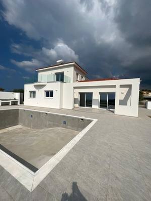 3 BR Villa in Pegeia, Paphos thumbnail 4