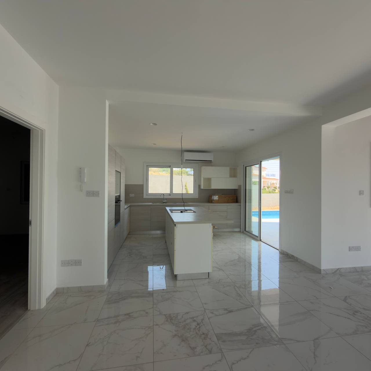5 BR House in Potamos Germasogeias, Limassol photo 4