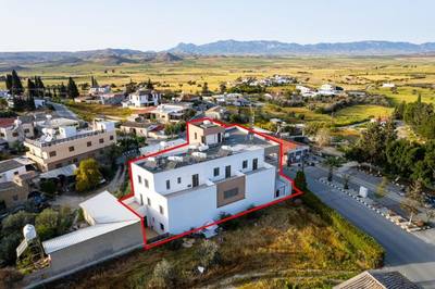 Three-storey residential building in Deneia, Nicosia thumbnail 2