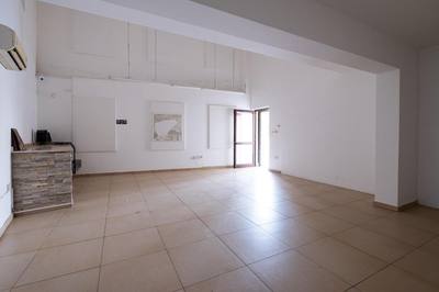 Three-storey residential building in Deneia, Nicosia thumbnail 7