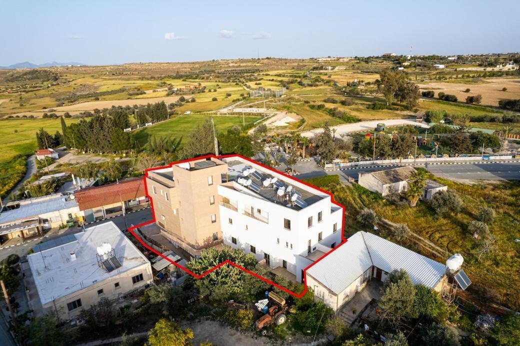 Three-storey residential building in Deneia, Nicosia photo 3