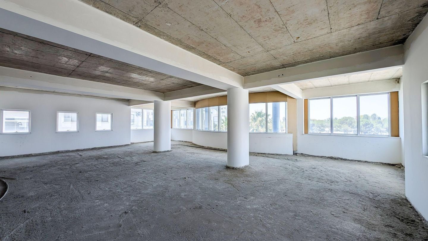 Five-storey incomplete building with a basement in Chryseleousas, Strovolos, Nicosia photo 17
