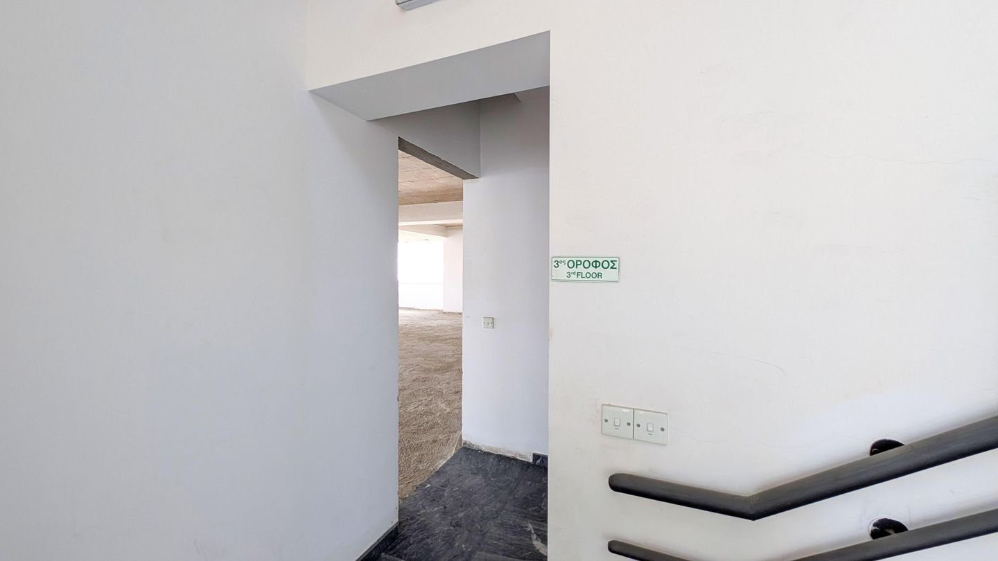Five-storey incomplete building with a basement in Chryseleousas, Strovolos, Nicosia photo 22